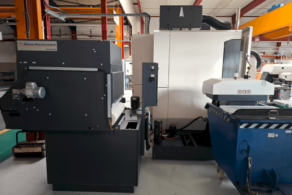 Вертикально-фрезерний верстат з ЧПУ DMG MORI CMX 50 U
