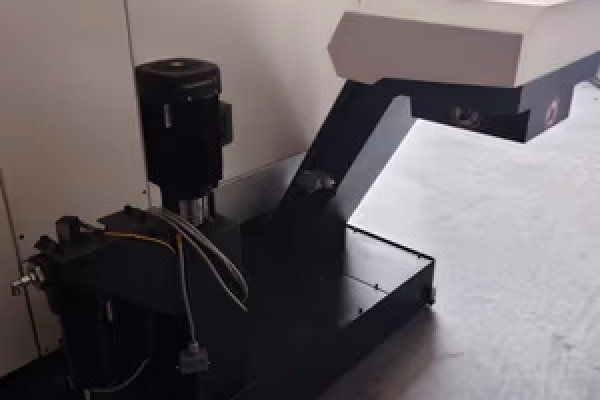 Вертикально-фрезерний верстат з ЧПУ DMG Mori CMX 600 V