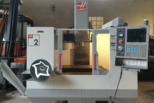 Вертикально-фрезерный станок с ЧПУ HAAS VF-2 D