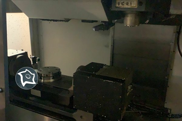 Вертикально-фрезерный станок с ЧПУ HAAS VF-4 SS