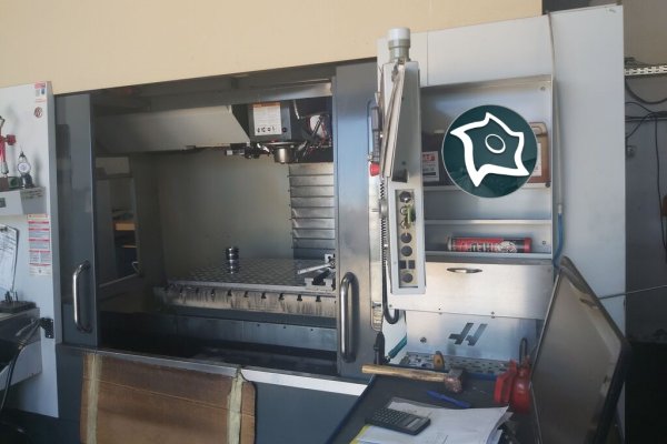 Вертикально-фрезерний верстат з ЧПУ HAAS VM-3
