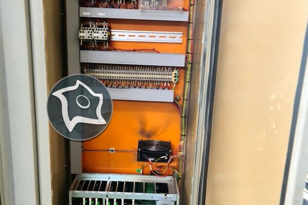 Вертикально-фрезерный станок с ЧПУ HITACHI SEIKI VM 40 II