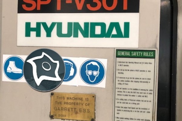 Вертикально-фрезерний верстат з ЧПУ Hyundai SPT 30 T