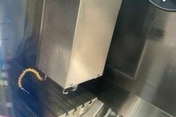 Вертикально-фрезерный станок с ЧПУ MIKRON HSM 600