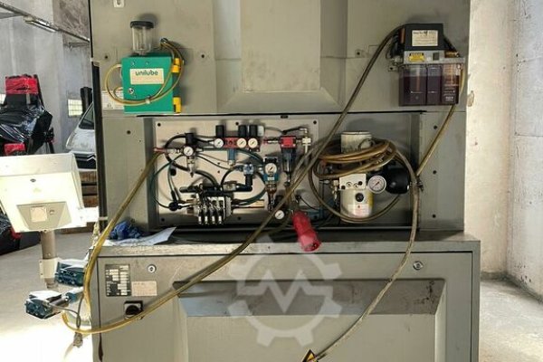 Вертикально-фрезерный станок с ЧПУ Mikron VCP 600