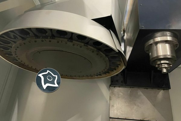Вертикально-фрезерный станок с ЧПУ Spinner VC 1020