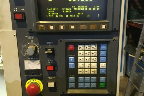 Вертикально-фрезерный станок с ЧПУ Stama MC 010
