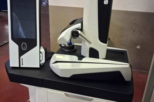 Вертикальный 5-осевой обрабатывающий центр  Hardinge XR 600