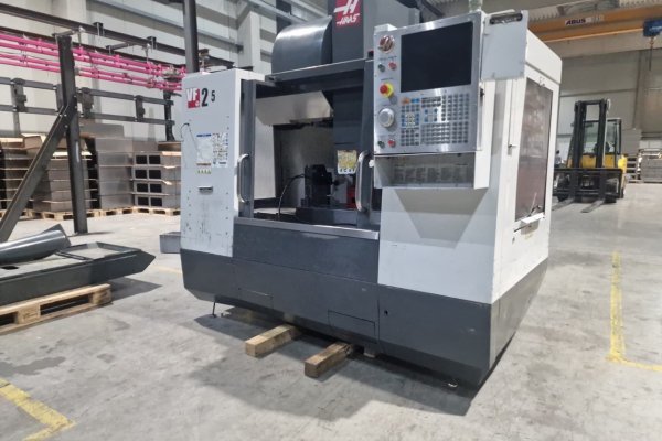 Вертикальний фрезерний обробний центр з ЧПУ HAAS VF-2