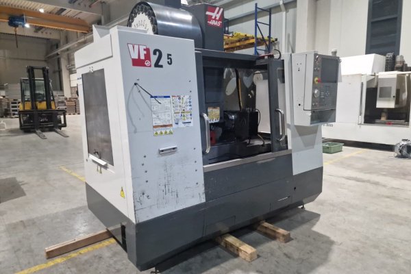 Вертикальний фрезерний обробний центр з ЧПУ HAAS VF-2