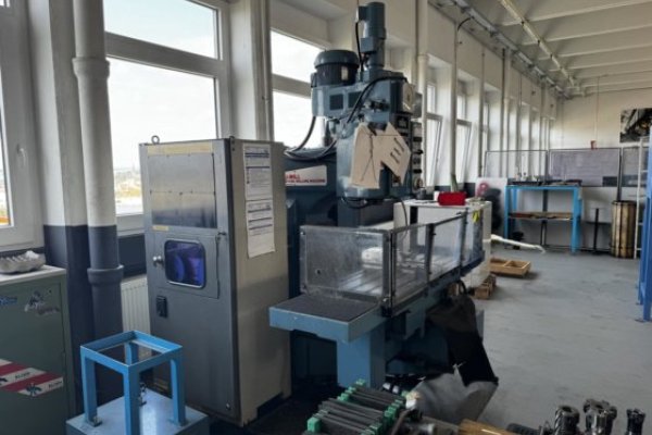 Вертикальний фрезерний верстат колінного типу з ЧПУ Enshu ACCU-Mill AM-1547