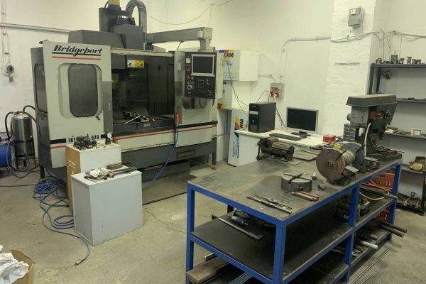 Вертикальний обробний центр Bridgeport Interact 520 I
