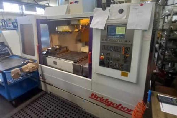 Вертикальный обрабатывающий центр BRIDGEPORT VMC 1000 22
