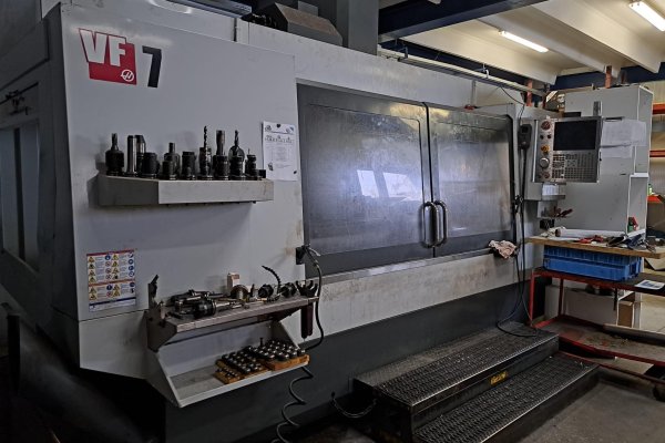 Вертикальний обробний центр HAAS VF-7/40