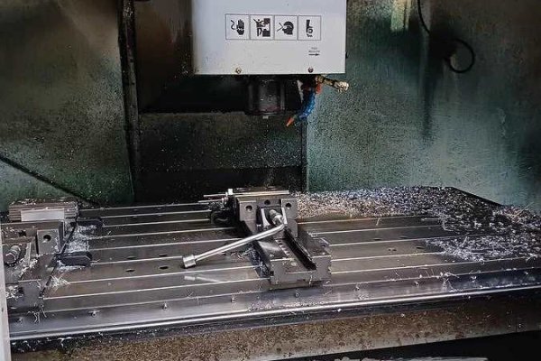 Вертикальный обрабатывающий центр HAAS VF 8B 40 HE
