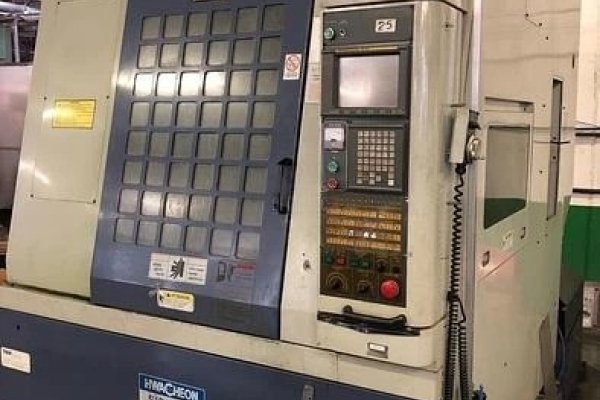 Вертикальный обрабатывающий центр Hwacheon SIRIUS U б/у