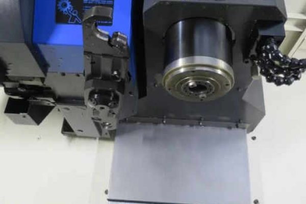 Вертикальный обрабатывающий центр Hwacheon Vesta 1000