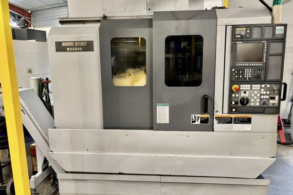 Вертикальный обрабатывающий центр Mori Seiki NV5000A