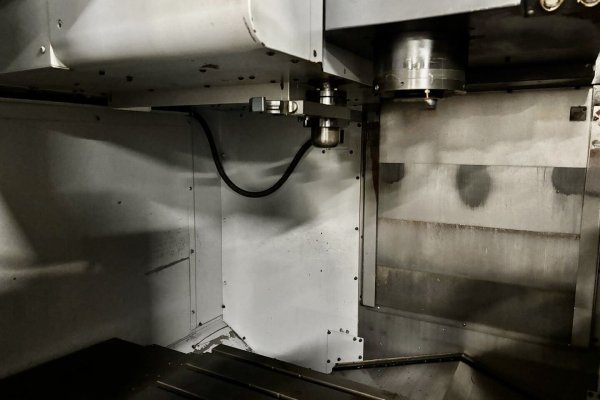 Вертикальный обрабатывающий центр Mori Seiki NV5000A