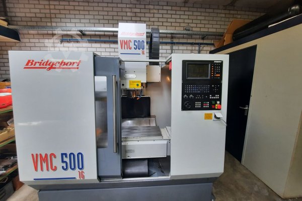 Вертикальный обрабатывающий центр с ЧПУ Bridgeport VMC 500 