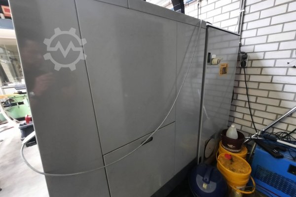 Вертикальний обробний центр з ЧПУ Bridgeport VMC 500