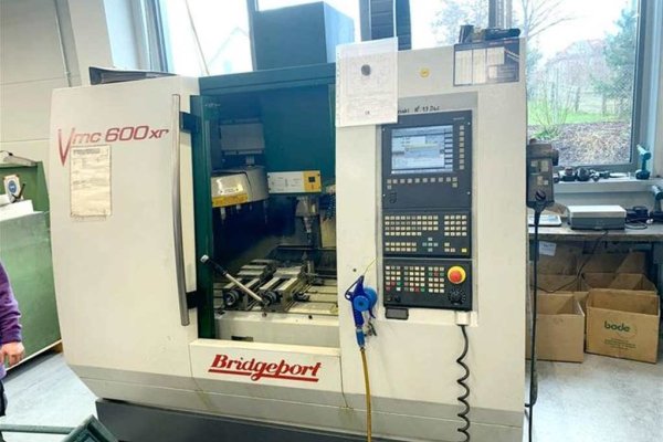 Вертикальний обробний центр з ЧПУ BRIDGEPORT VMC 600