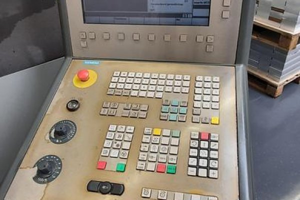 Вертикальний обробний центр з ЧПУ Deckel Maho DMF 220 Linear