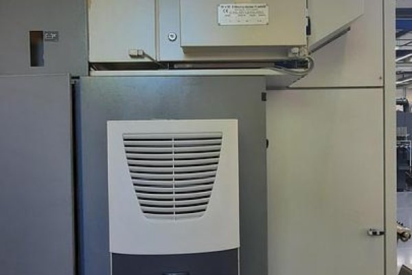 Вертикальный обрабатывающий центр с ЧПУ Deckel Maho DMF 220 Linear