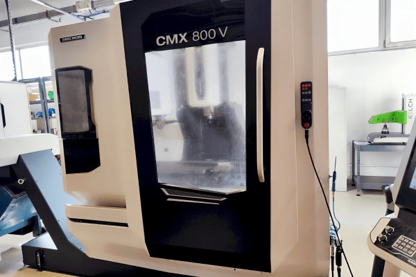 Вертикальний обробний центр з ЧПУ DMG MORI CMX 800 V