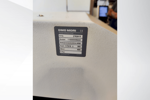 Вертикальний обробний центр з ЧПУ DMG MORI CMX 800 V