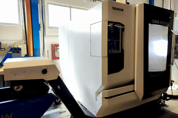 Вертикальний обробний центр з ЧПУ DMG MORI CMX 800 V