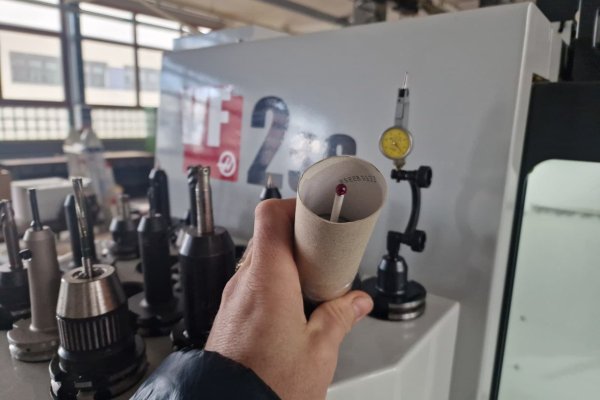 Вертикальный обрабатывающий центр с ЧПУ HAAS VF-2SS