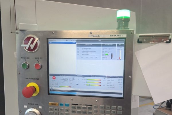 Вертикальний обробний центр з ЧПУ HAAS VF-5XT