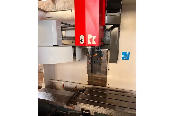 Вертикальный обрабатывающий центр с ЧПУ KONDIA A 6 CNC
