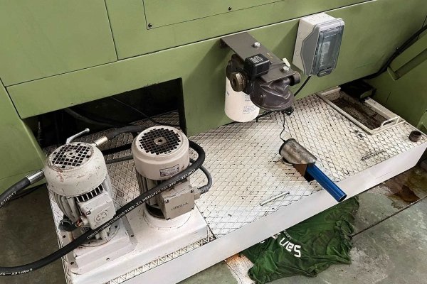 Вертикальный обрабатывающий центр с ЧПУ KONDIA CM 1650 CNC