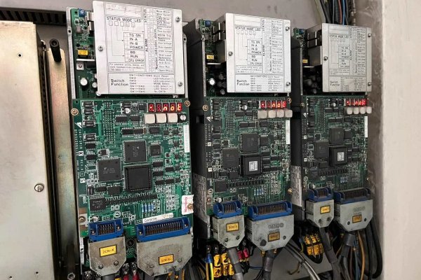 Вертикальный обрабатывающий центр с ЧПУ KONDIA CM 1650 CNC