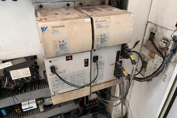 Вертикальный обрабатывающий центр с ЧПУ KONDIA CM 1650 CNC