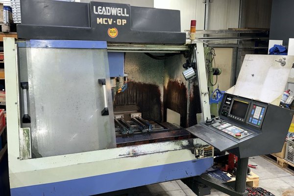 Вертикальний обробний центр з ЧПУ Leadwell MCV-OP