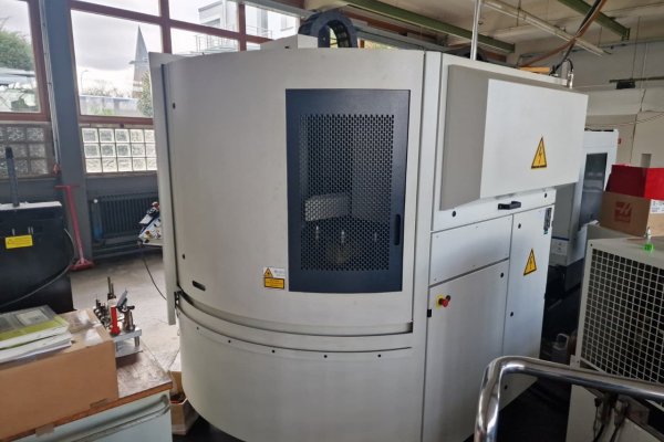 Вертикальний обробний центр  з ЧПУ MIKRON HSM 500