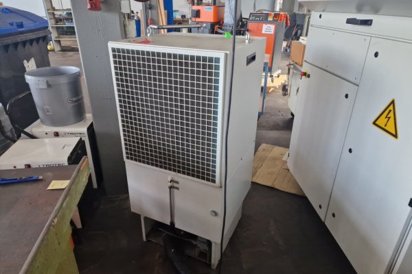 Вертикальный обрабатывающий центр с ЧПУ MIKRON HSM 500