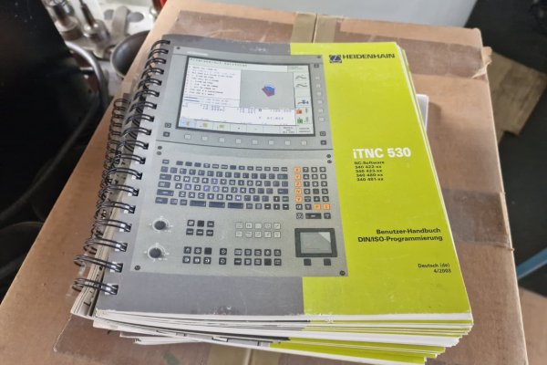 Вертикальний обробний центр  з ЧПУ MIKRON HSM 500
