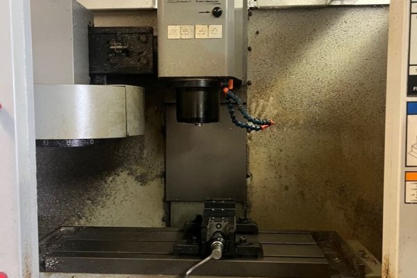 Вертикальный обрабатывающий центр с ЧПУ Мини-фрезер HAAS Super Mini Mill