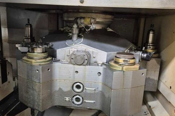 Вертикальний токарний верстат EMAG VTC 200-4