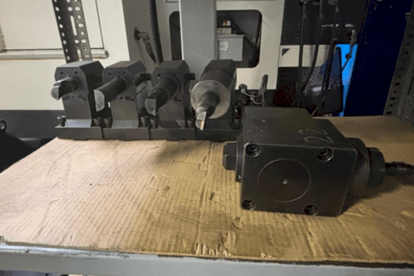 Вертикальний токарний верстат HWACHEON VT550R
