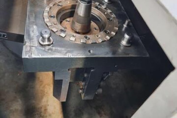 Вертикальний токарний верстат з ЧПУ Hwacheon HVT-4550M