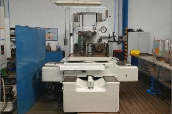 Високоточний координатно-розточувальний верстат DIXI 75