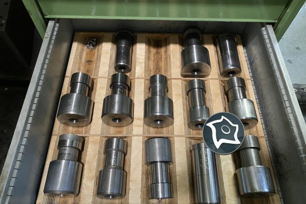 Зубофрезерний верстат з ЧПУ Pfauter Gleason PE 300 CNC