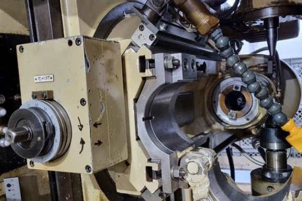 Зубофрезерный станок с ЧПУ WMW-VEB ZFWZ 250/4 Retrofit