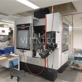 5-осевой вертикальный фрезерный обрабатывающий центр с ЧПУ QUASER UX 500